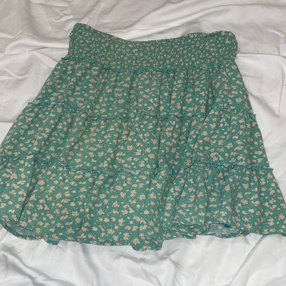 Floral Green American Eagle Skirt small NEVER WORN
